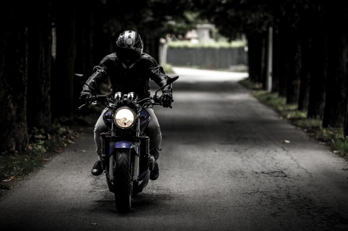 バイクで旅する夢のパターン別意味を徹底解説！